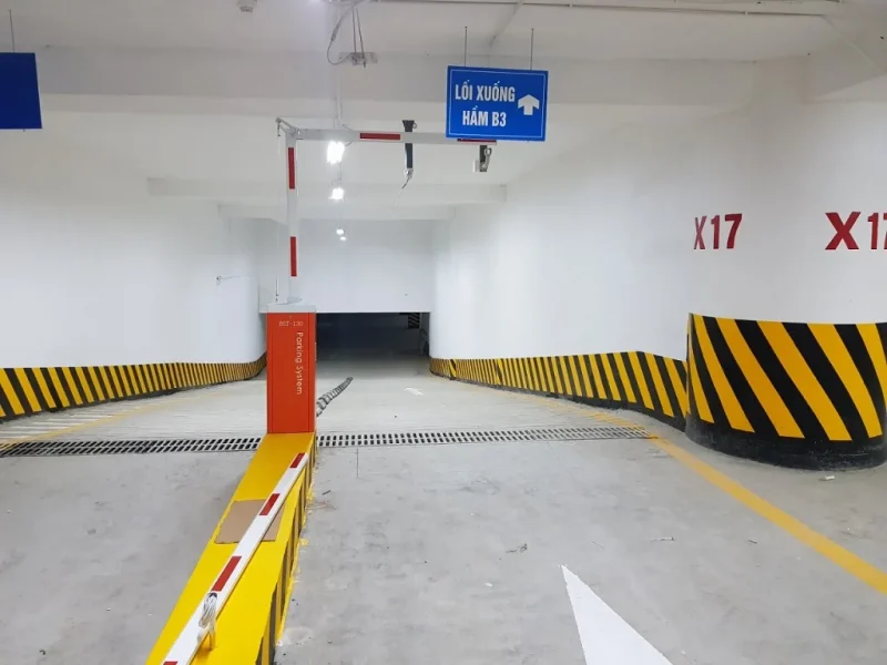 barie-can-gap-tang-ham-bai-do-xe